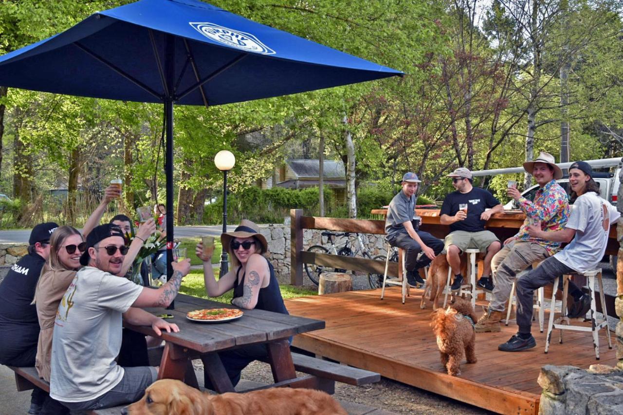 Harrietville Hotel Motel Экстерьер фото