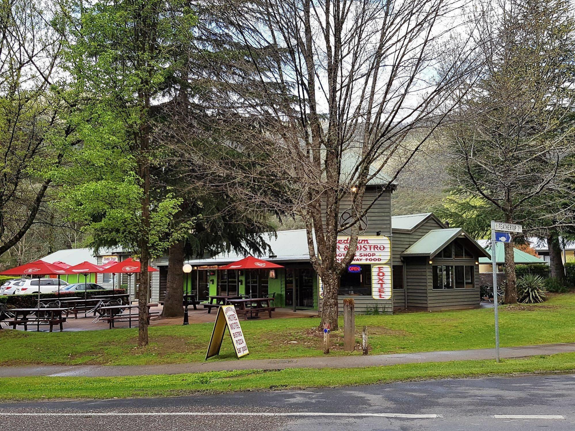 Harrietville Hotel Motel Экстерьер фото