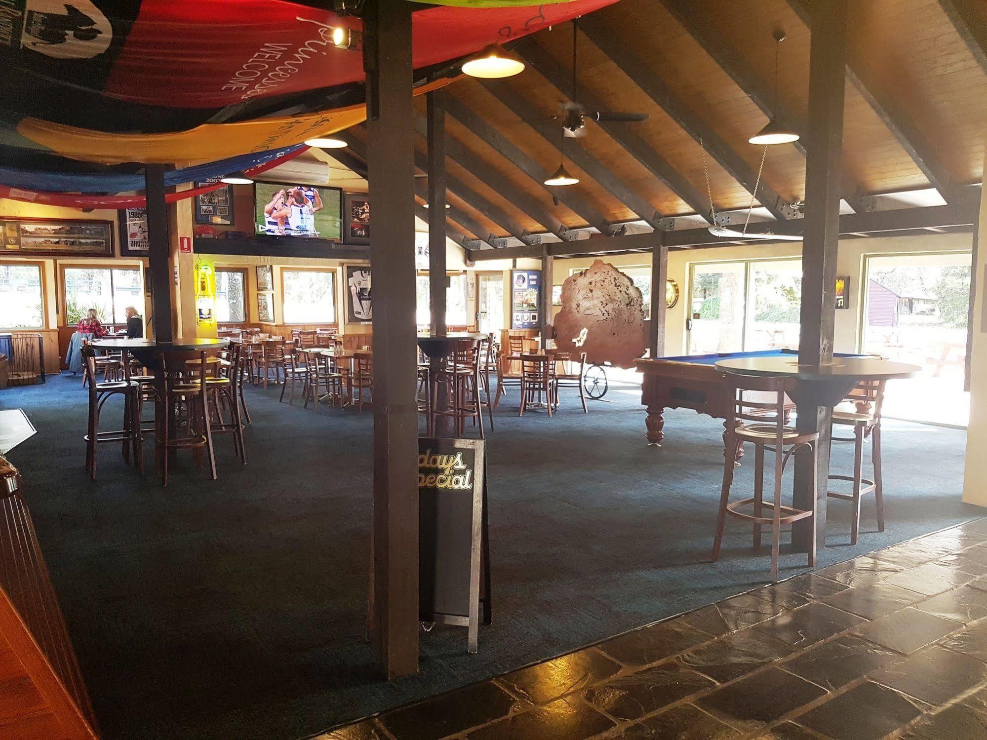 Harrietville Hotel Motel Экстерьер фото