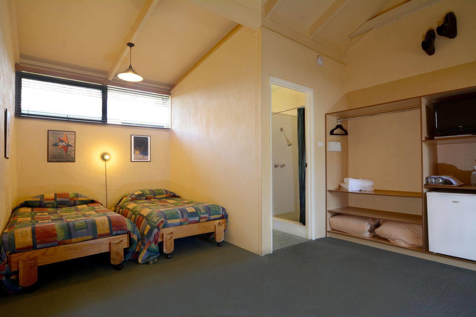 Harrietville Hotel Motel Экстерьер фото