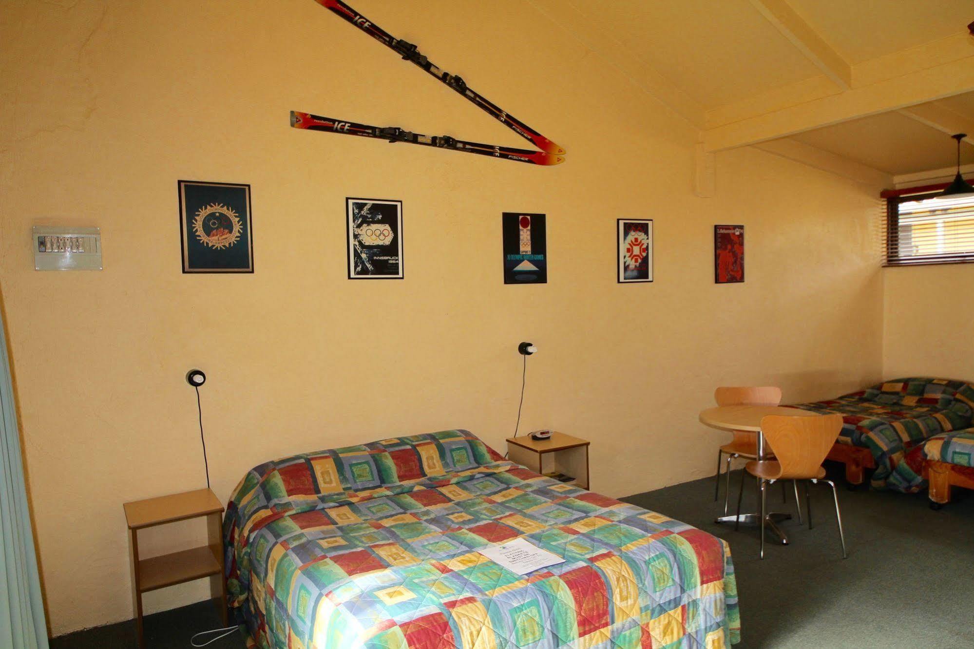 Harrietville Hotel Motel Экстерьер фото