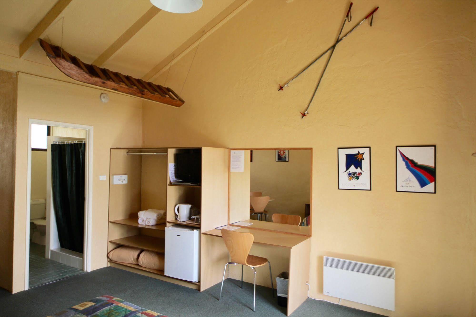 Harrietville Hotel Motel Экстерьер фото